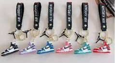 Брелок рез-ый Кроссовки Nike 12шт/уп TT2760